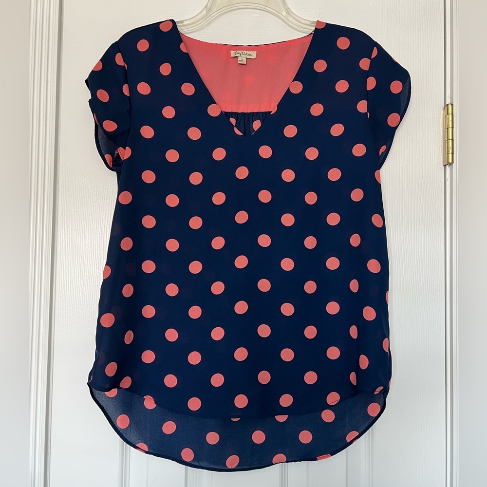 Lily White, women’s blouse, S. Flowey top with cap sleeves